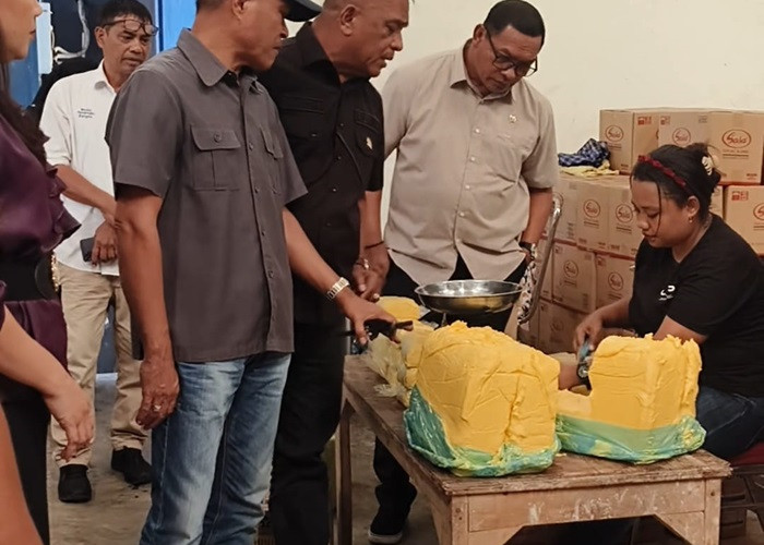 DPRD Ambon Tinjau Distributor, Temukan Produk Tidak Sesuai Takaran 