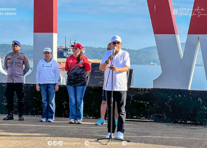 Pemkot Ambon Tegaskan Komitmen Jaga Kebersihan Teluk Ambon