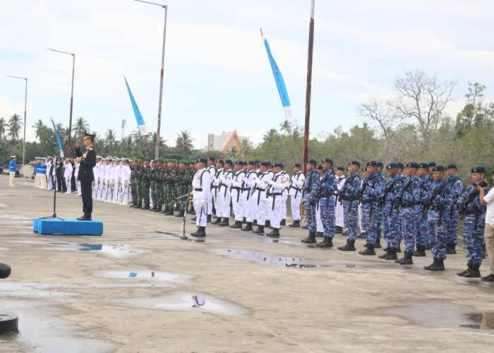 Hari Pahlawan di Maluku, TNI-Polri Tabur Bunga di Laut dan Serukan Aksi Nyata Bangun Daerah