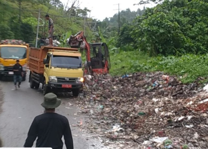 Nikijuluw Ingatkan Pemkot Ambon Gencar Sosialisasi Soal Denda Sampah