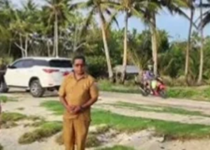 Bupati Aru Tinjau Kerusakan Talud Dusun Marbali