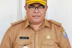 Turun ke  Pelosok, Kadis Pendidikan Kepulauan Aru Mulai Awasi Ketat Kehadiran Guru 