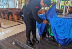 Gegana Brimob Sterilisasi Sejumlah Gereja di Ambon Jelang Natal 2025