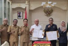Bupati Aru Teken MoU Pengawasan Netralitas ASN Jelang Pemilu 2029  ‎