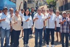 Temui Korban Kebakaran Bentas, Walikota Ambon Pastikan Semua Masalah Ditangani Pemkot Ambon