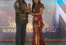 Bupati Timotius Kaidel Raih Penghargaan ”Indonesia Innovation Excellent Award 2026